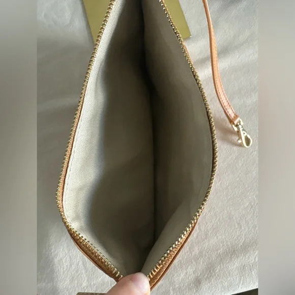 Tory Burch Leather Removable Tote Pouch - Picture 4 of 6